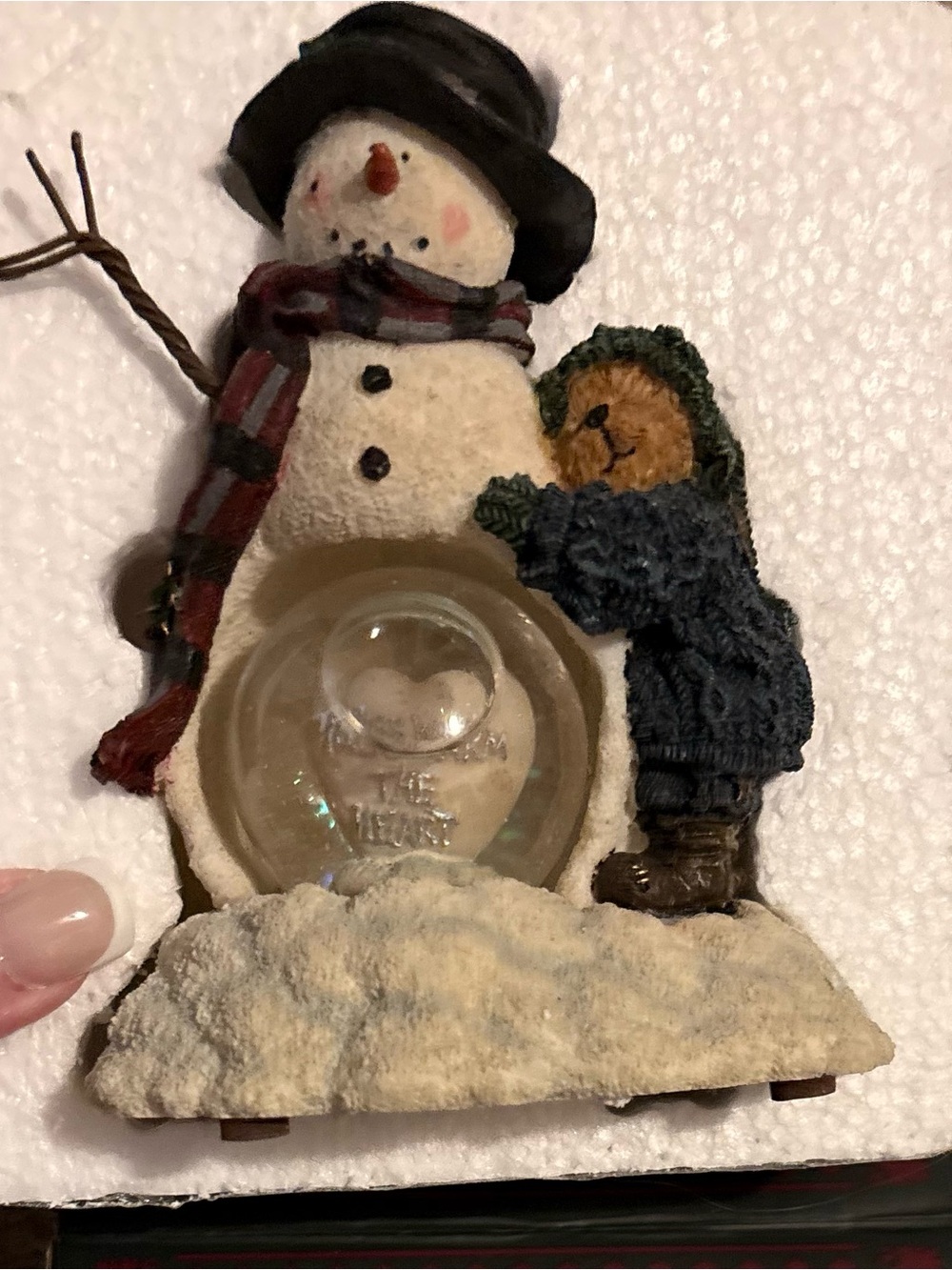 NWT
Boyds Bears Snowman & Child Figurine/snow globe.